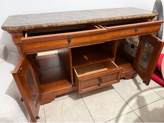 Wooden sideboard & marble top (Aparador de madera)