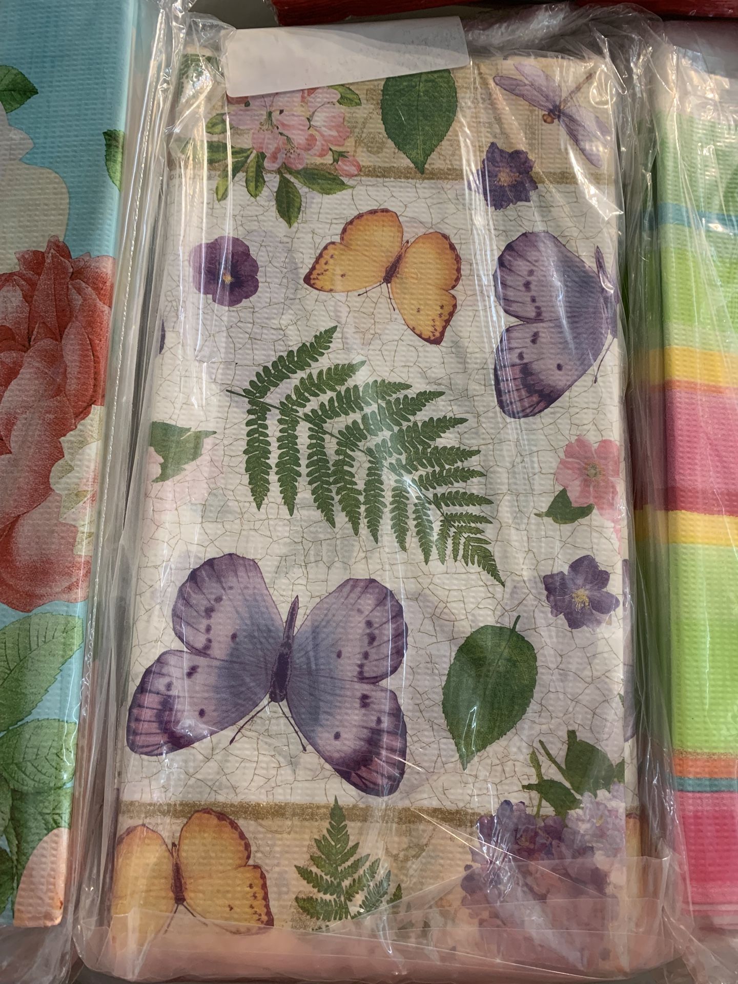 Table Cover & Napkins & Ball Decoration