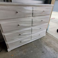Dresser With 8 Drawers 450