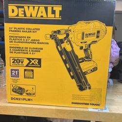 DeWalt 21 Plastic Collated Framing Nailer Kit