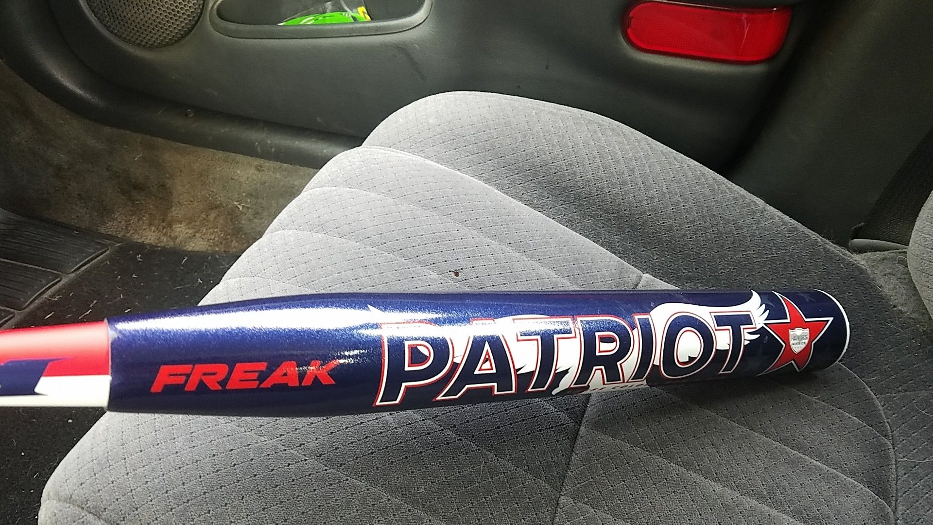 2017 Miken Patriot usssa 26oz softball bat (fast sale)