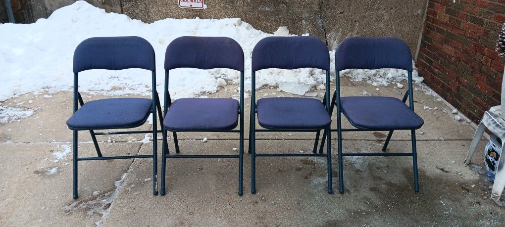4 Folding Chairs