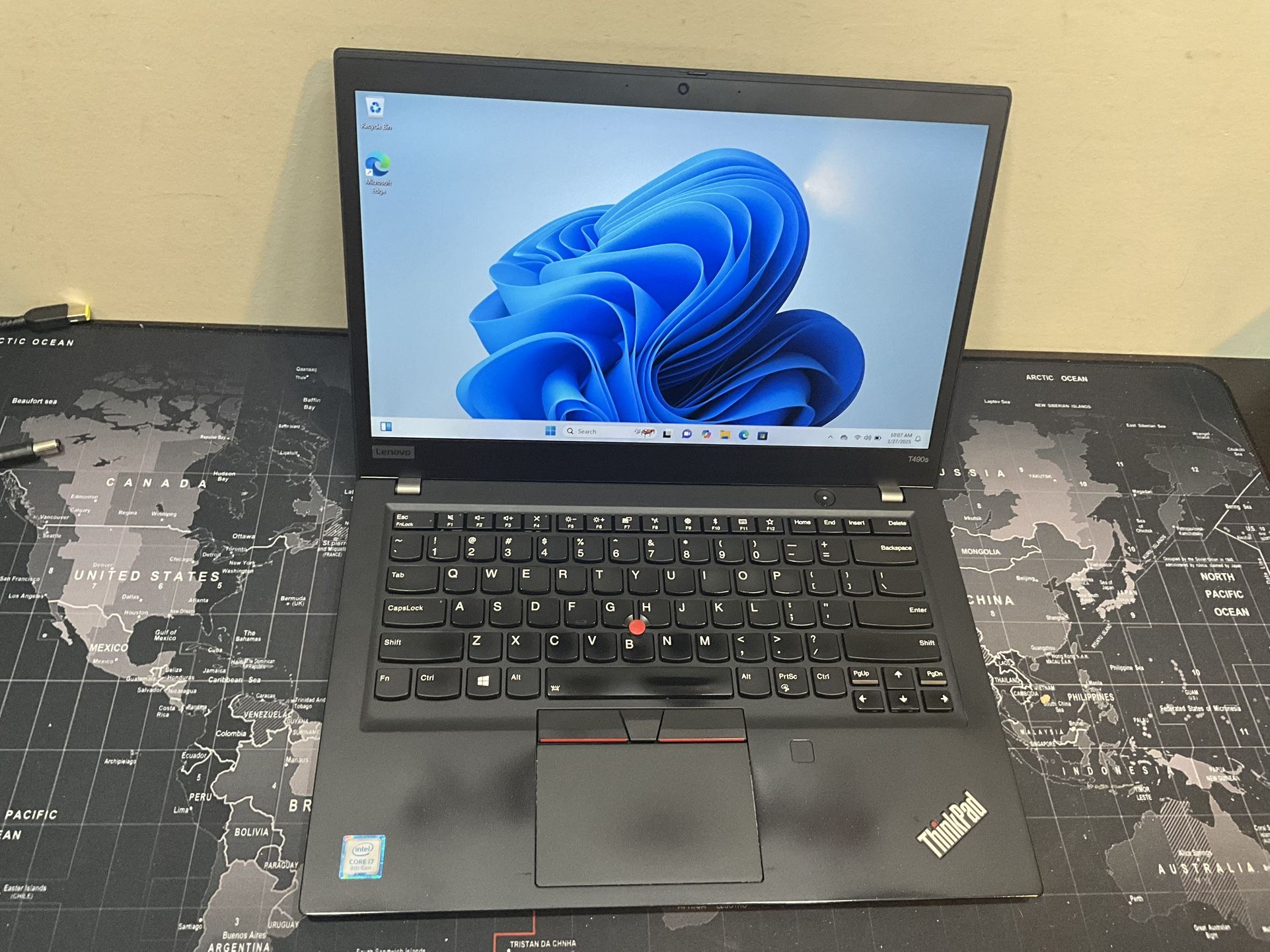 Lenovo ThinkPad T490s 14" FHD Core i7-8565U 1.8GHz 8gb RAM 256gb Windows11 Pro This has some scratches on it please check photos. Unit has been
