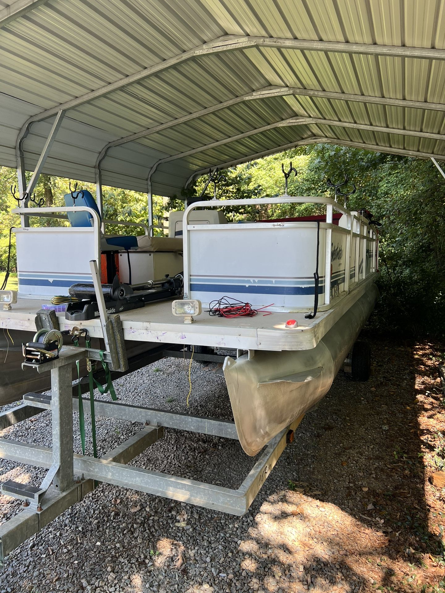 22’ Pontoon