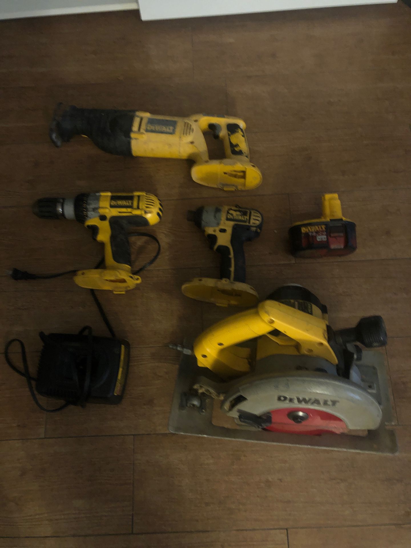 Dewalt tools (only one battery 14.4 v the impact drill and saw saw use 18 v battery, the circular saw works with compressor