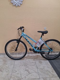 HUFFY BRAND NEW 26 INCH 7 X 3 SPEED MOUNTAIN BIKE 