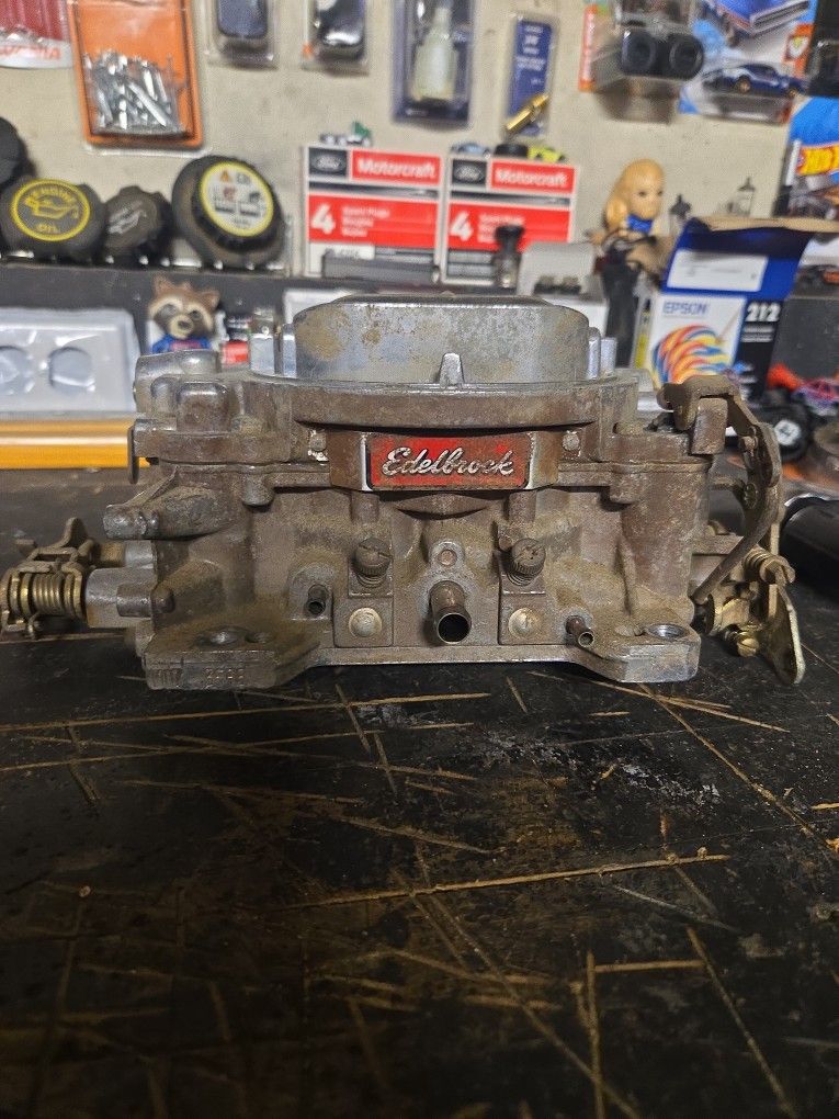 Edelbrock 4 Barrel Carburetor 67-72 Ford F100