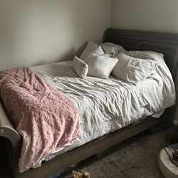 Queen Bed