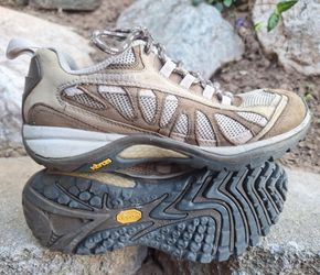 Women’s 7 Merrell Siren Ventilator  Hiking Shoes Desert Sage