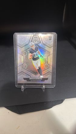 Brock Bowers Panini Mosaic Rookie Card