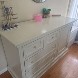 Pottery Barn Dresser/changing Table