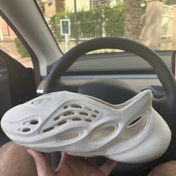 Yeezy Foamrunners      Nike Jordan Fear Of God Essentials Chrome 