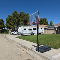 Lifetime adjustable basketball court