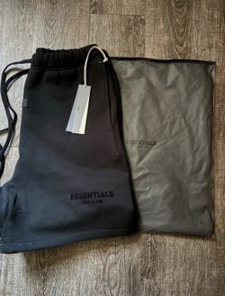 Essential Shorts Black