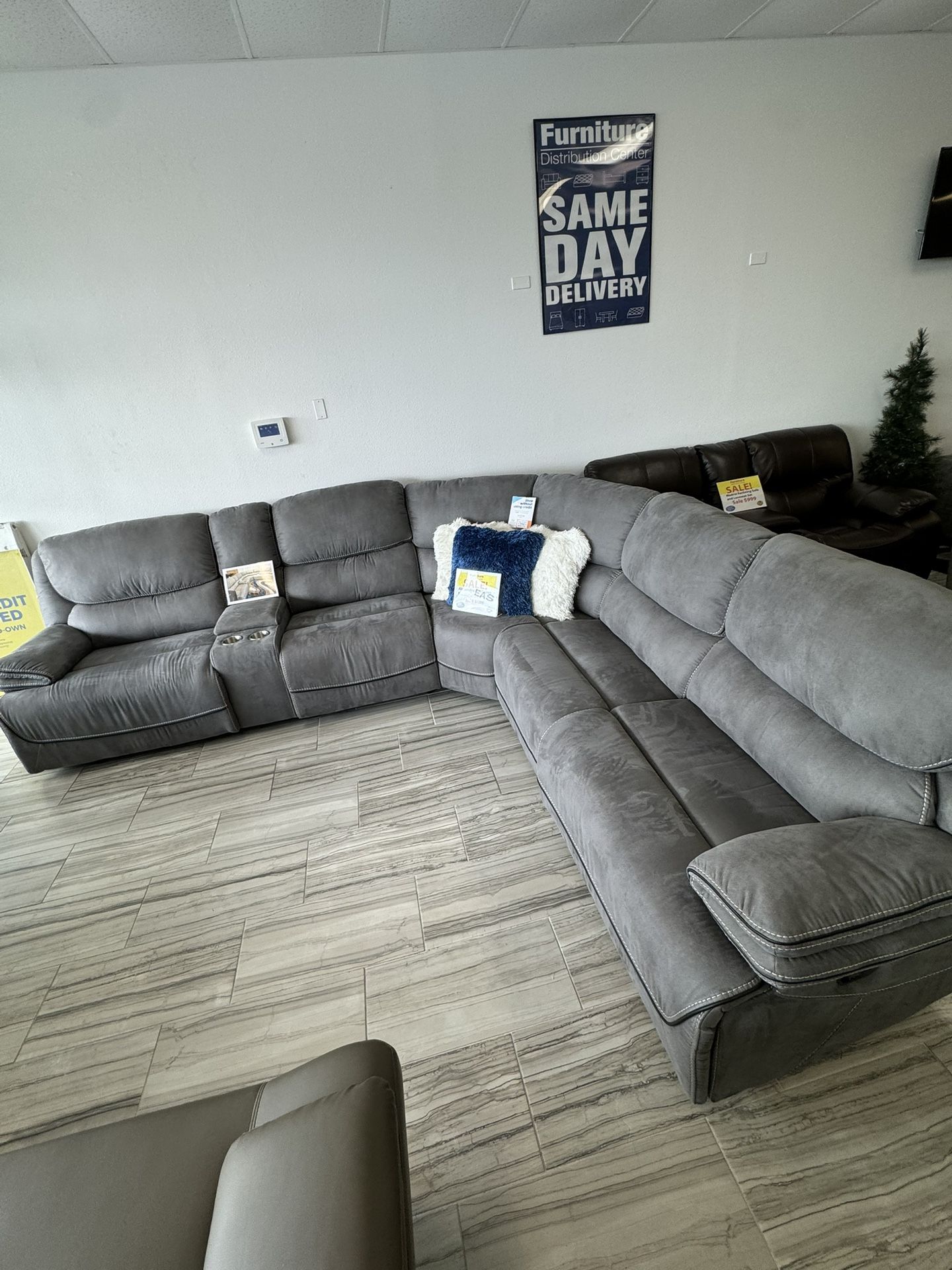 Gorgeous Gray Alejandra Sectional Sofa!$1499!*SAME DAY DELIVERY*NO CREDIT NEEDED*EASY FINANCING*HUGE SALE*