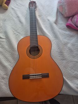 Yamaha acuostic guitar