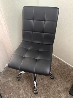 Adjustable vanity Rolling chair