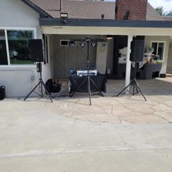 DJ