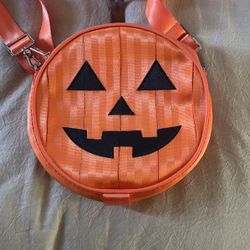 Harvey’s Pumpkin Fright Night Crossbody