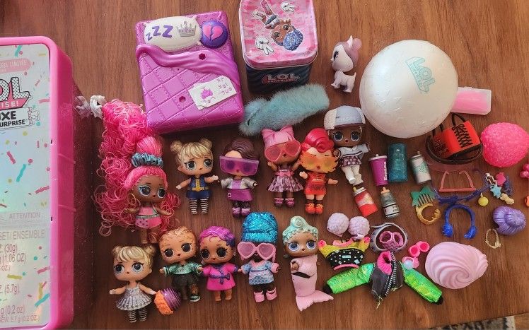 LOL Dolls and Assesories