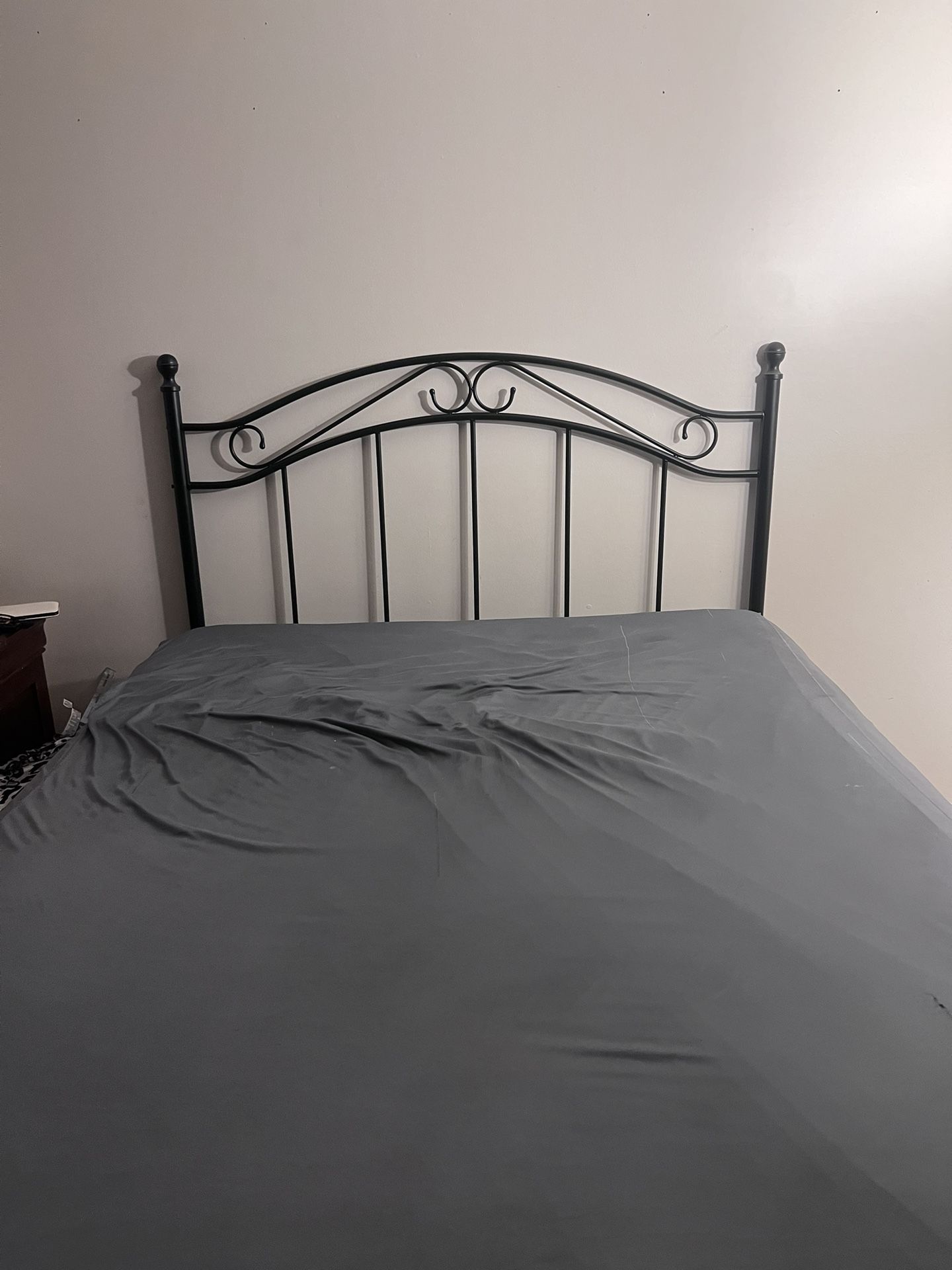 Queen Size Bedframe & Headboard Set