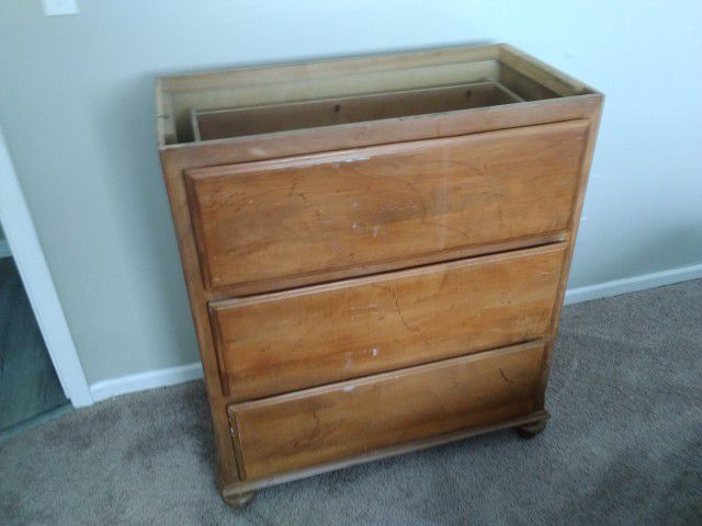 Distressed Wood Dressers 50$