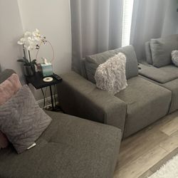 Gray Section With Surround Sound 