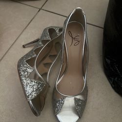 Glamorous silver glitter heels #glamour #shoes
