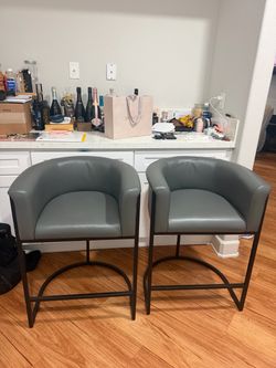 Bar chairs (high)