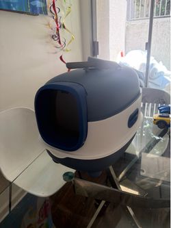 Cute cat covered litter box with scoop