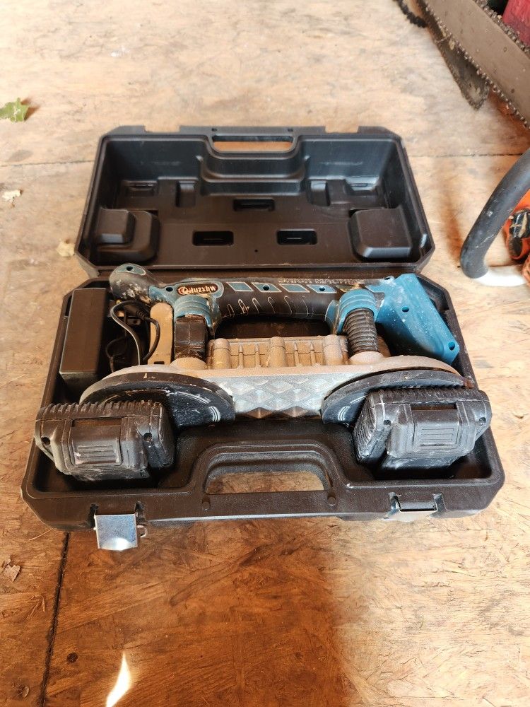 Tile vibration tool w/suction