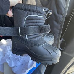New 9c Totes Snow Boots