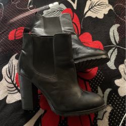 Woman’s Booties Size 8