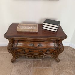 Michael Amins 5 Piece Bedroom Set 