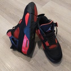 Jordans 4's Thunders