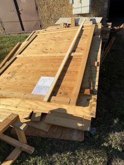 Free wood panels from crates