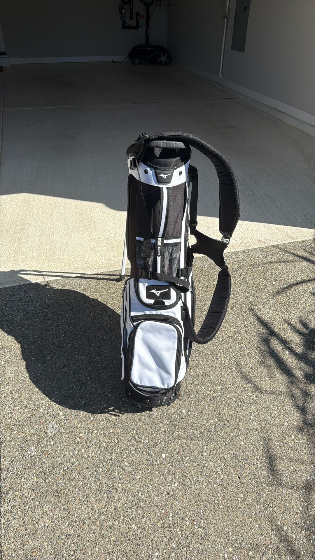 Premium Mizuno golf bag