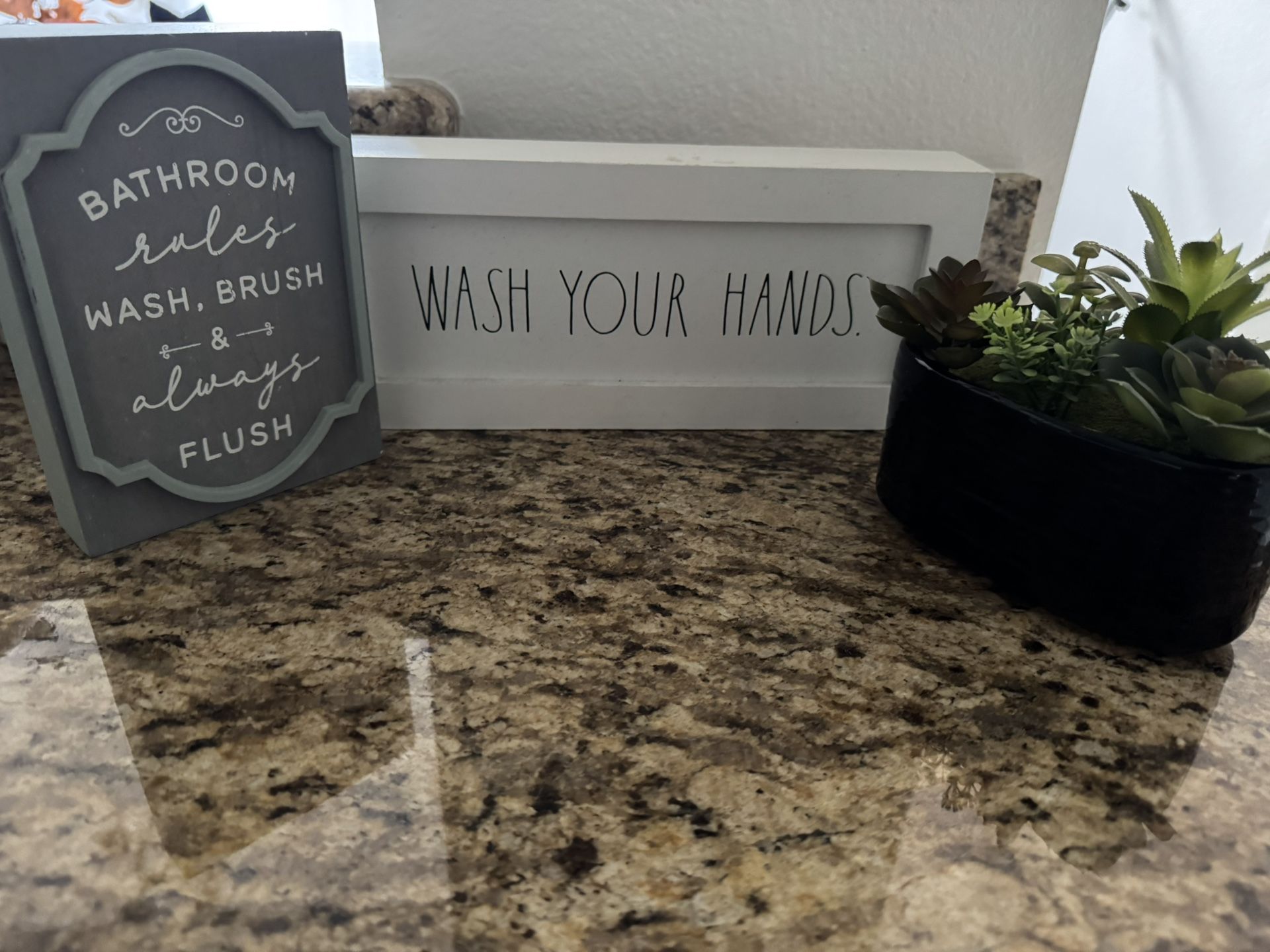 Decor- Bathroom- 3 Items