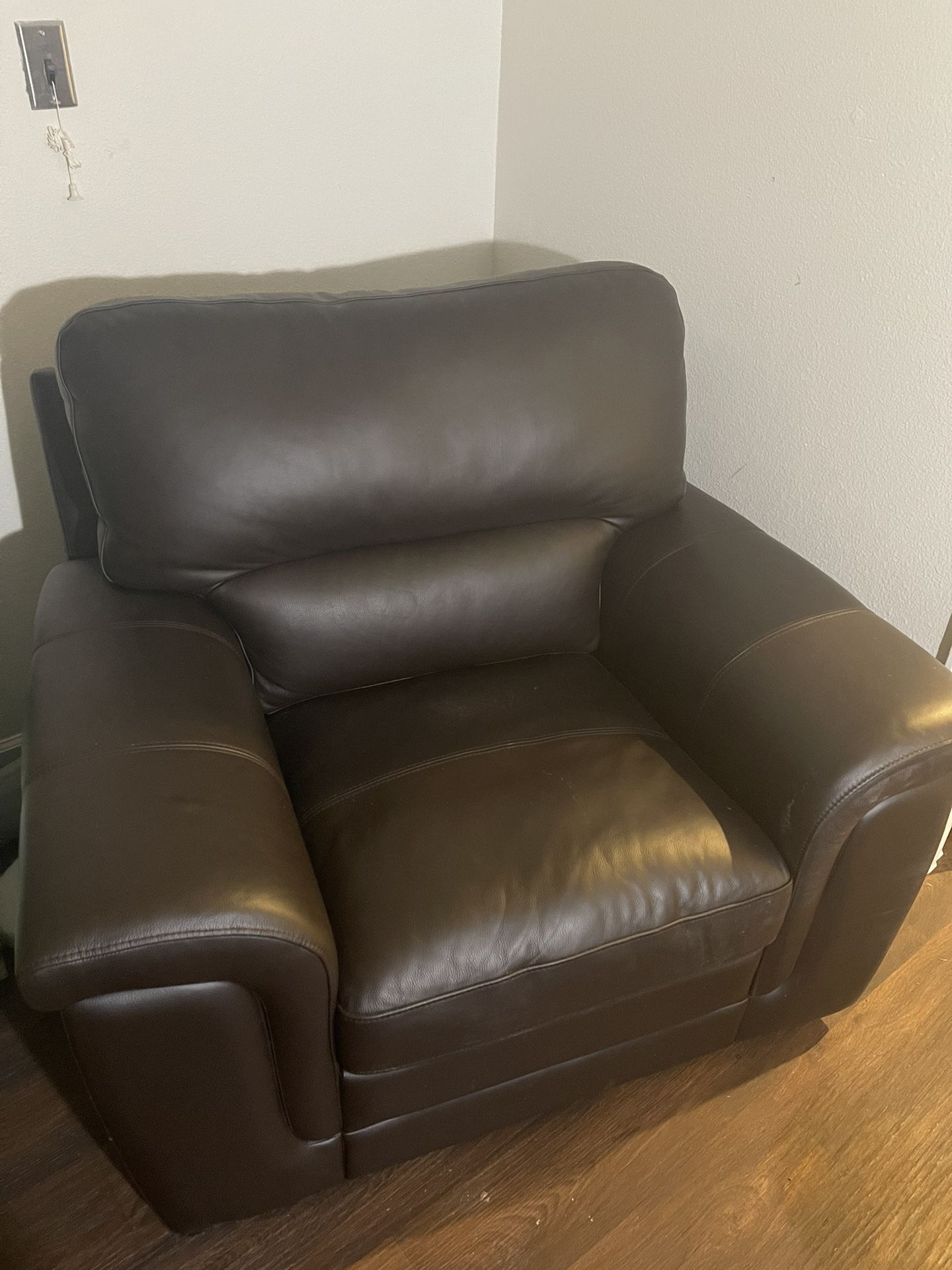 Loveseat Chocolate Brown Leather