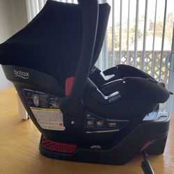 Britax VERY CLEAN car Seat With Base