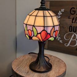 Vintage Dale Tiffany Stained Glass Mini Antique Brass Finish Lamp 5.5" X 11" Tall Read Description 