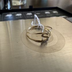 Size 7 S Gold Ring