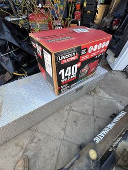 Lincoln    Electric  140 weld pack   Welds up to5/16 soudures  8 mm