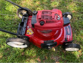 Lawn mower toro recycler start right up very good condition front wheel drive self propelled work great