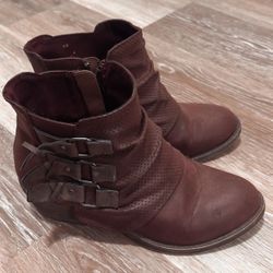 Cute Boots In Brown