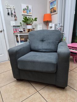 Very Comfortable Green Chair
