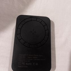 Magnetic Wireless Power Bank $20