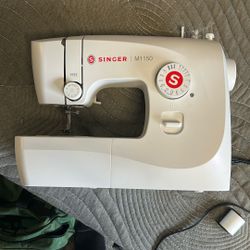 Singer M1150 Sewing Machine 