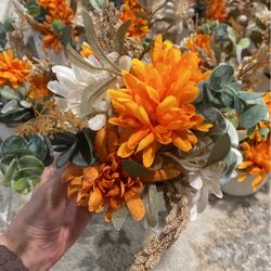 23 Flower Arrangements  $180