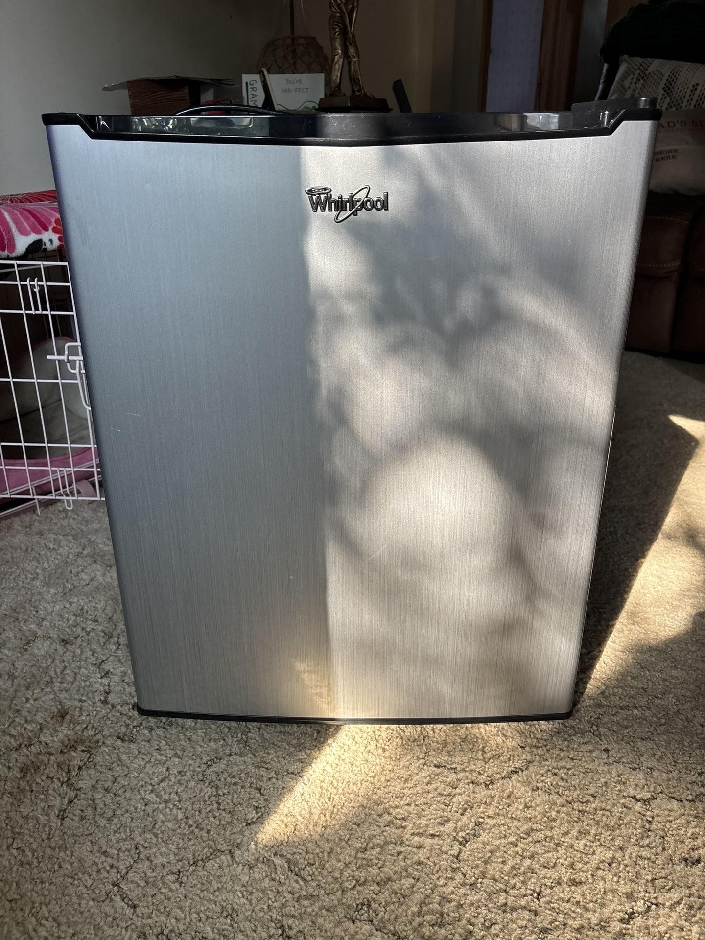 Mini fridge $40
